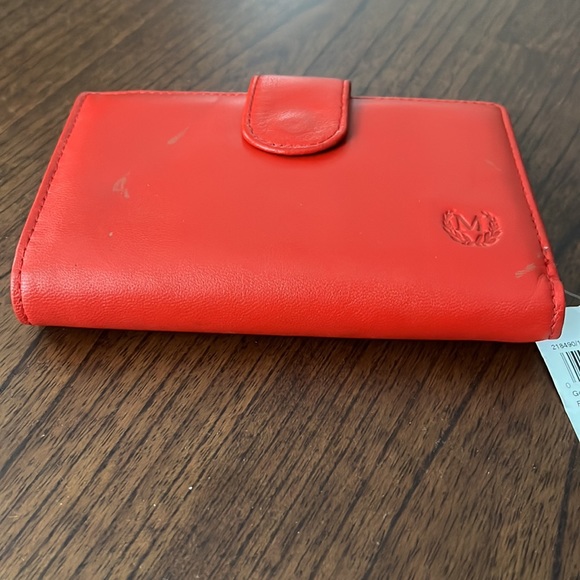 NWT Mundi Genuine Leather Frame Wallet Chelsea Fire Red - Picture 3 of 9